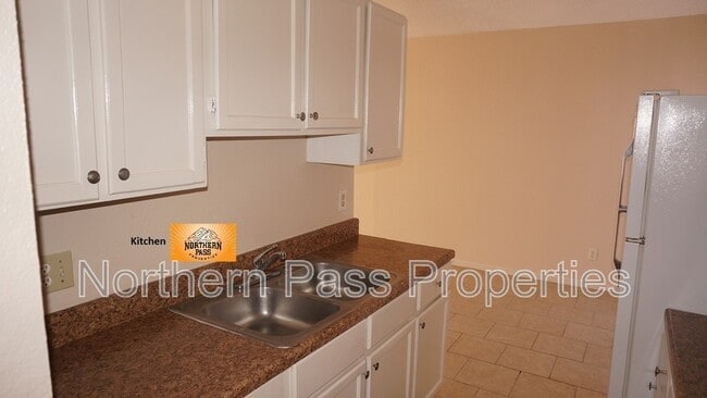 Building Photo - 6069 Bridalveil Dr