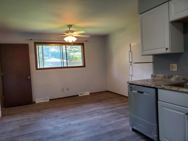 Building Photo - 2418 Adler Cir