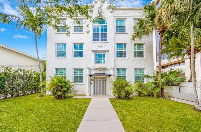 Primary Photo - 130 Antiquera Ave