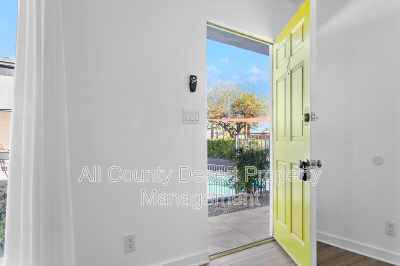 Building Photo - 46075 Ocotillo Dr