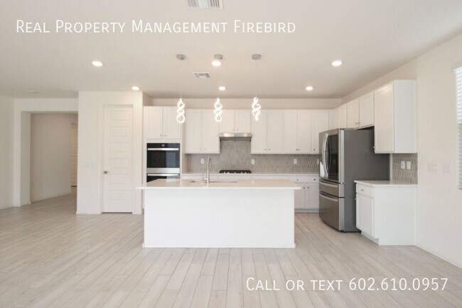 Building Photo - 3037 W la Mirada Dr