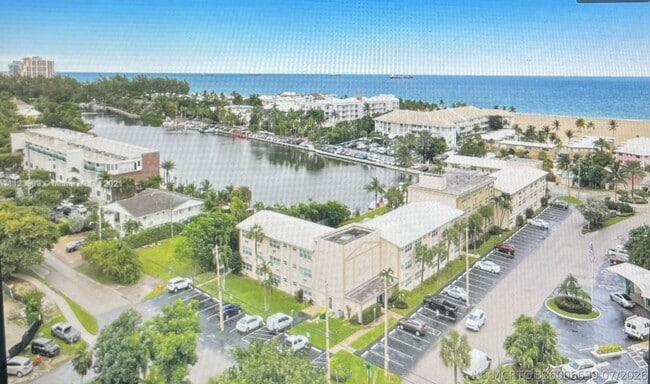 Building Photo - 1850 S Ocean Dr