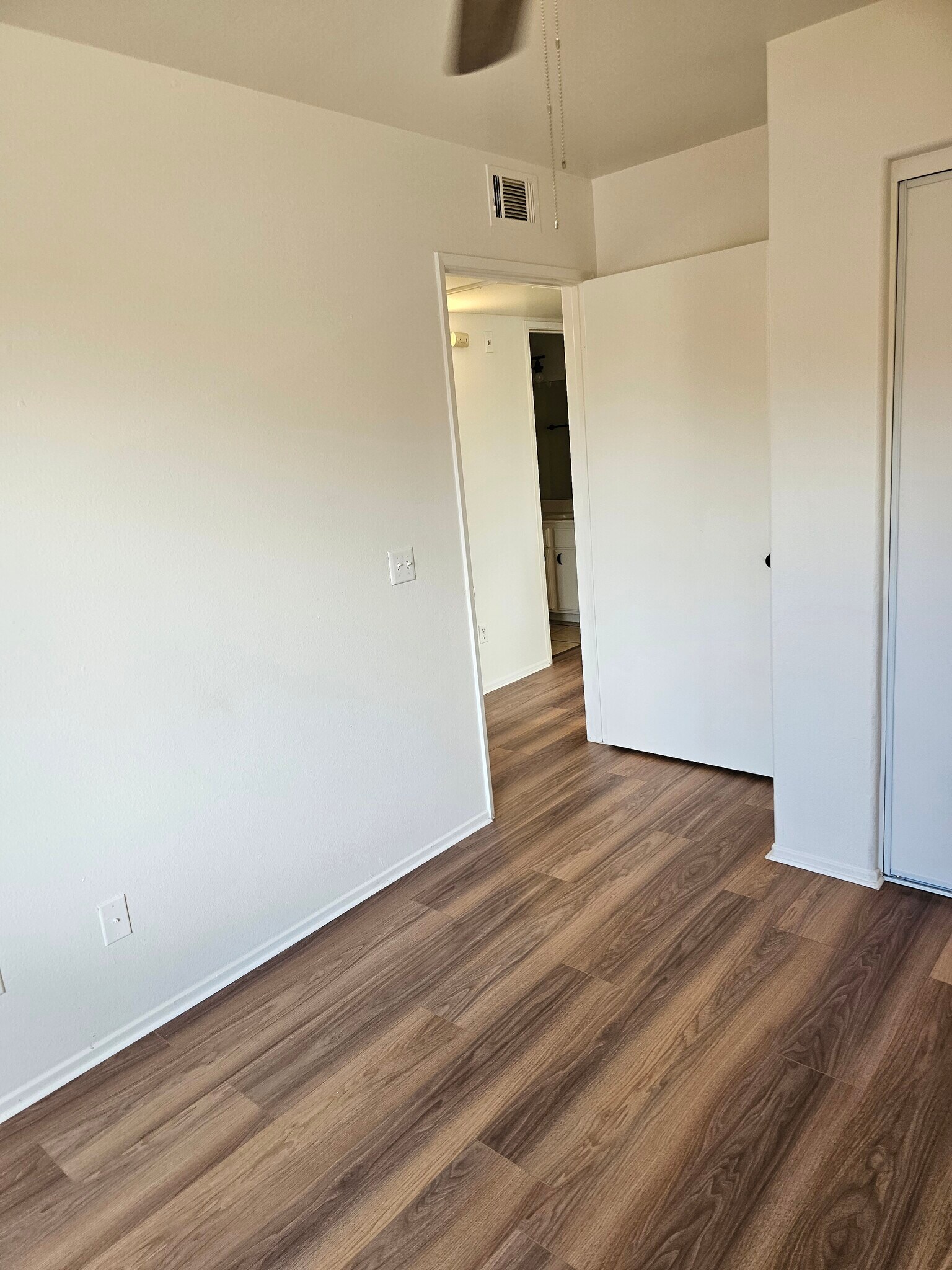 Building Photo - 1050 Harbor Heights Dr