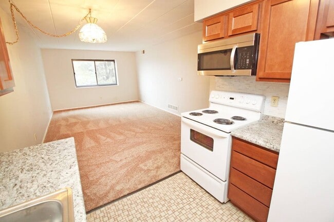 Interior Photo - ORCHARD AVE -- 149