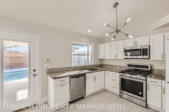 Building Photo - 4 br, 2.5 bath House - 4622 Califa Drive