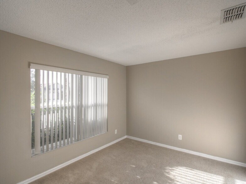 Building Photo - 12916 Los Alamitos
