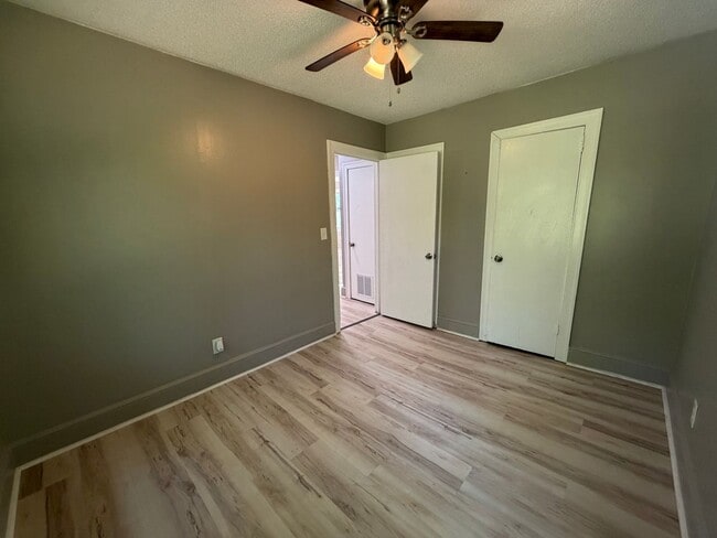 Building Photo - Renovated 2/1 House in North Rome- $1,095