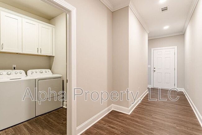 Building Photo - 18 Alderly Wy