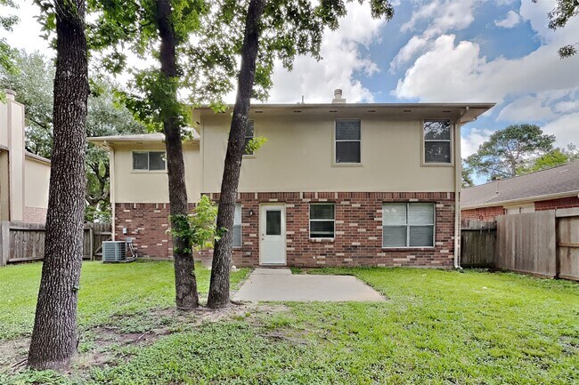 Building Photo - 16127 Hilton Head Ln