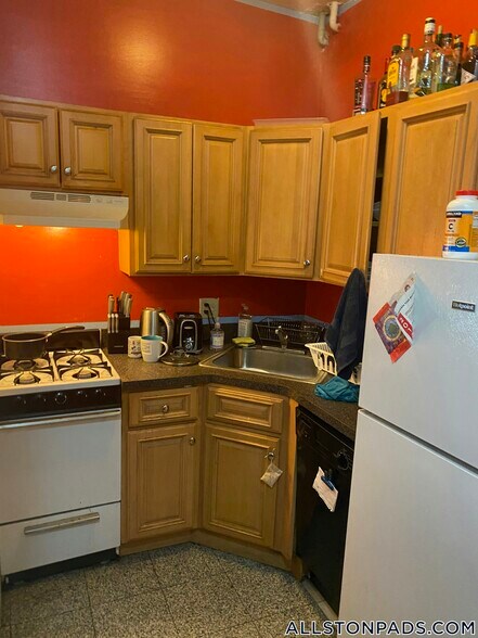 Building Photo - 1254 Commonwealth Ave