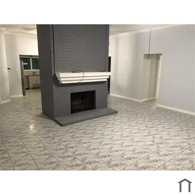 Building Photo - 14103 Royal Hill Dr