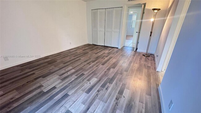 Building Photo - 20401 NE 30th Ave