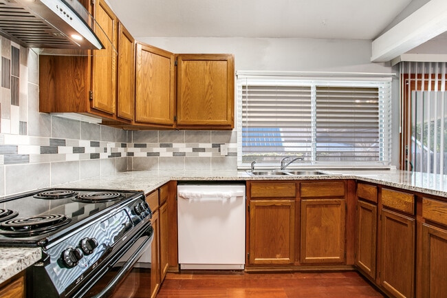 Building Photo - 13910 Thebes Cir