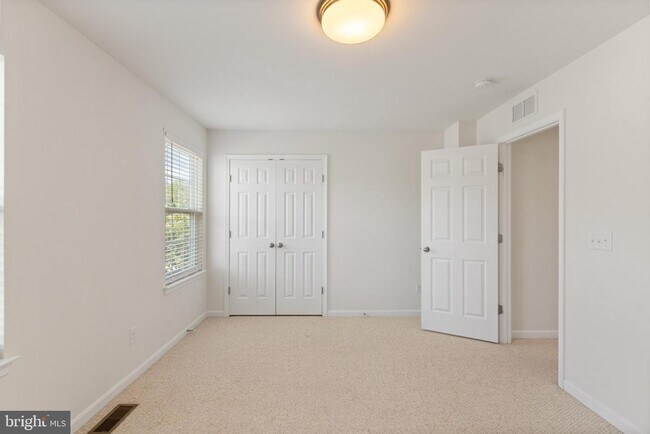 Building Photo - 45 Colemans Mill Dr