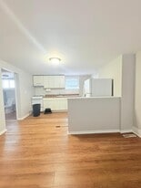 Building Photo - 15 Maple St