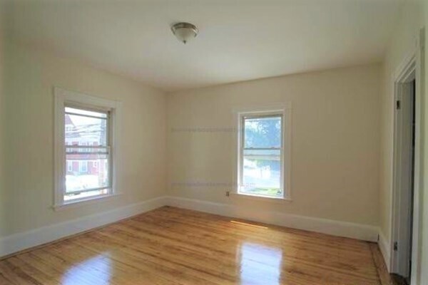 Building Photo - 32 Mansfield St