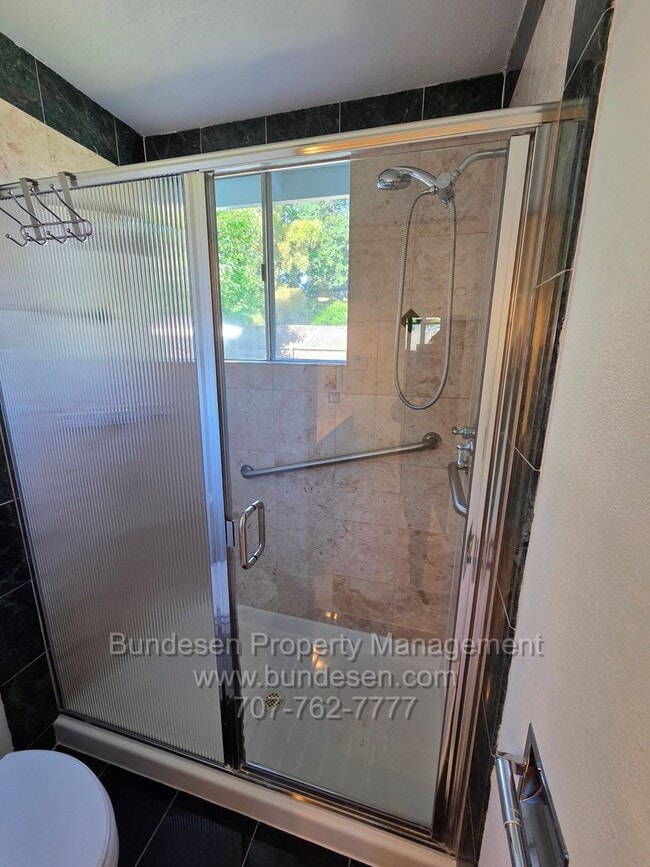 Building Photo - Charming updated 3-Bedroom, 2 bathroom Home with Expansive Outdoor Living in Rohnert Park