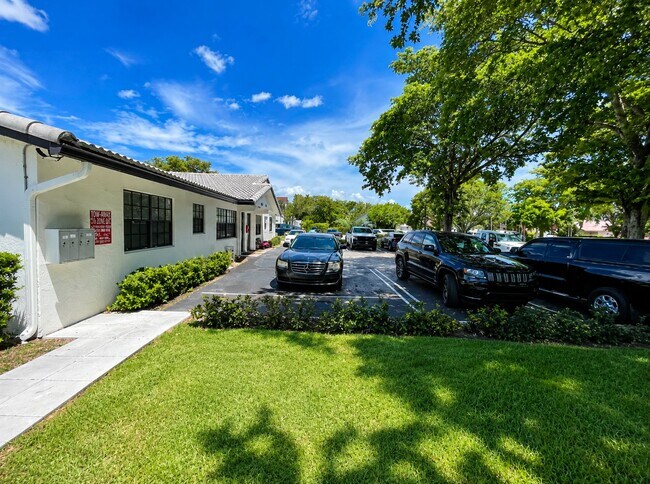 Building Photo - 11401 NW 43rd St