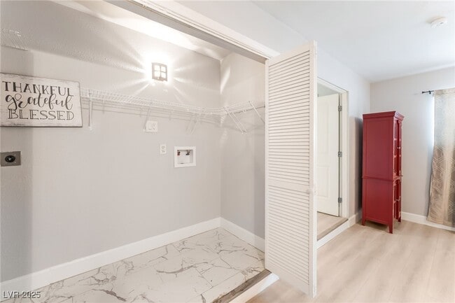 Building Photo - 2905 Kings Way