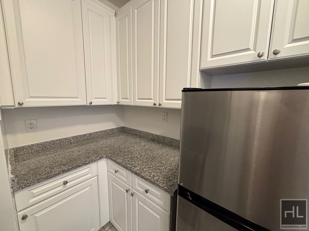 Building Photo - WEST 72 STREET