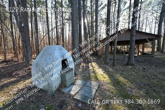 Building Photo - 7122 Ramblewood Dr