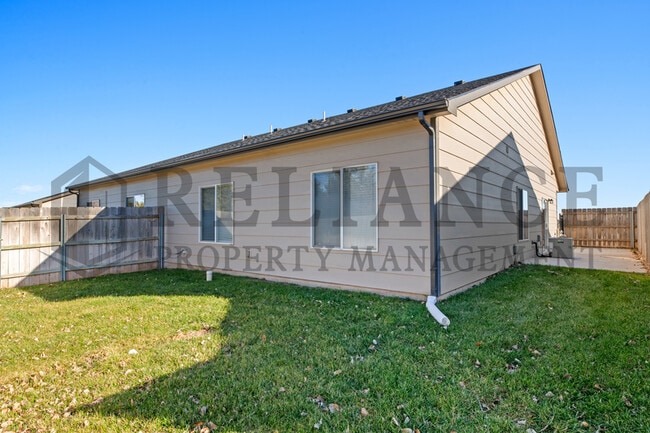 Building Photo - 3225 N Cedar Downs St