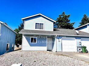 Building Photo - Blanco Ave. Duplexes