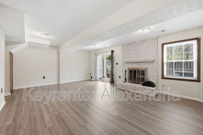 Building Photo - 8239 Dr Craik Ct