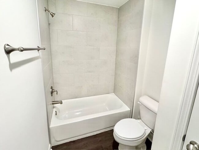 Building Photo - Move In Special! Now Leasing 4-BR/2.5 Bath Home with Office-Somerville.