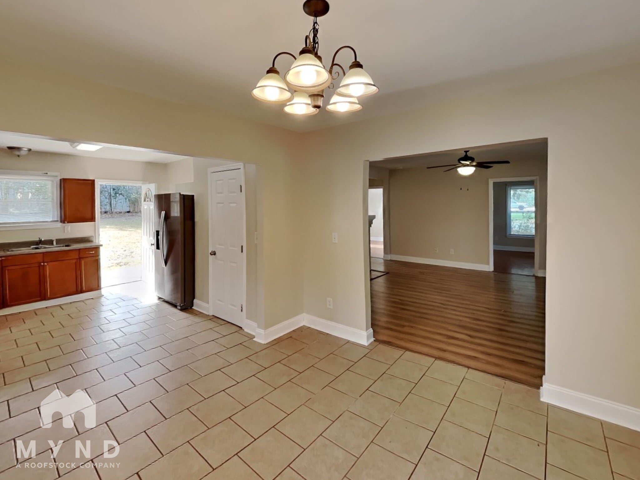 Building Photo - 2632 Shamrock Dr