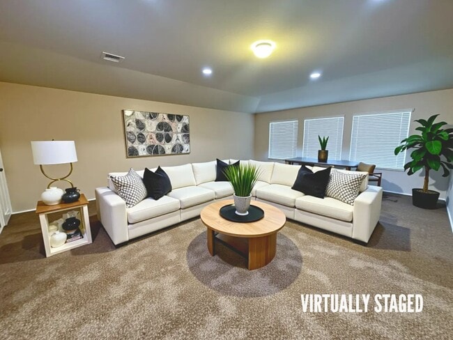Building Photo - 6908 Osbaldo Dr