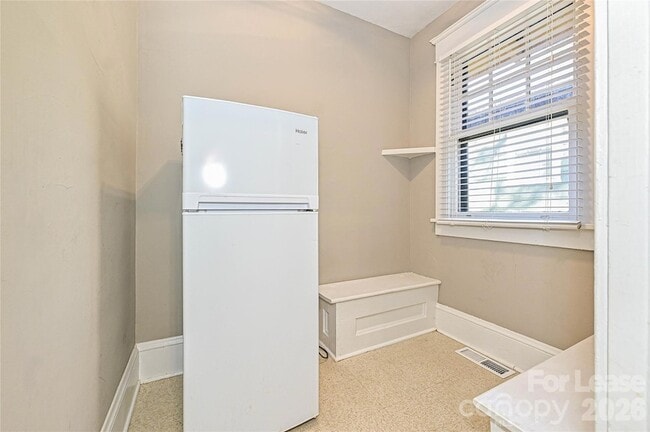 Building Photo - 1504 Nassau Blvd