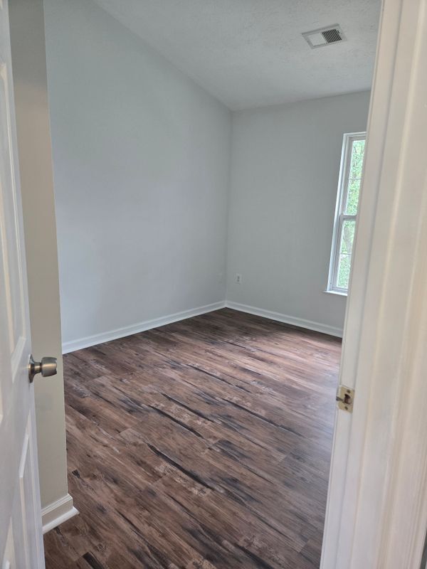 Building Photo - 6632 Granville Ct