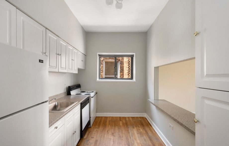 Building Photo - 1425 N Dearborn St