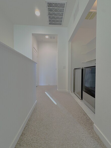 Hallway/level 3/laundry nook - 2729 Sunrise Way