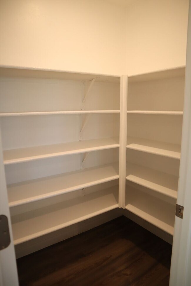 Building Photo - ~Pristine 2024 Luxury Home with Majestic Mountain Views~