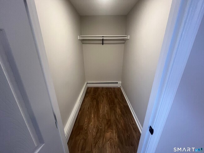 Building Photo - 209 Peck Ave