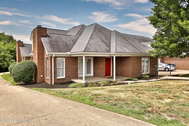 Building Photo - Super Nice Shelbyville Condo For Rent