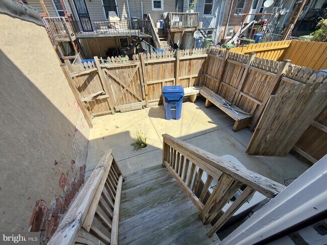 Building Photo - 402 E 28th St