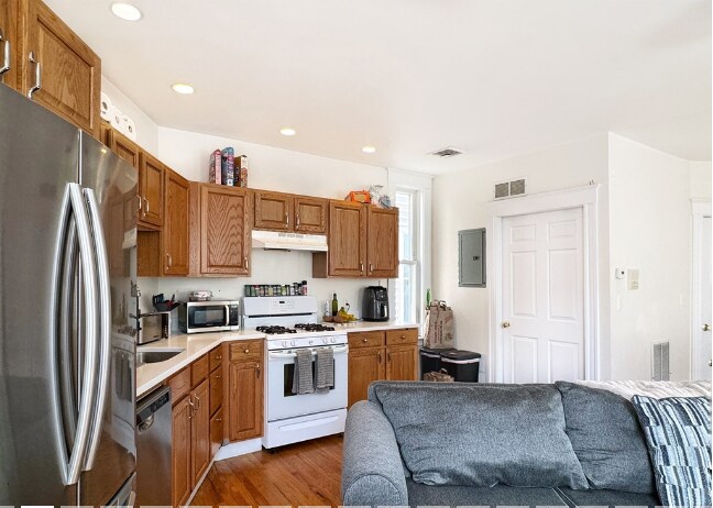 Building Photo - 176 Dorchester St