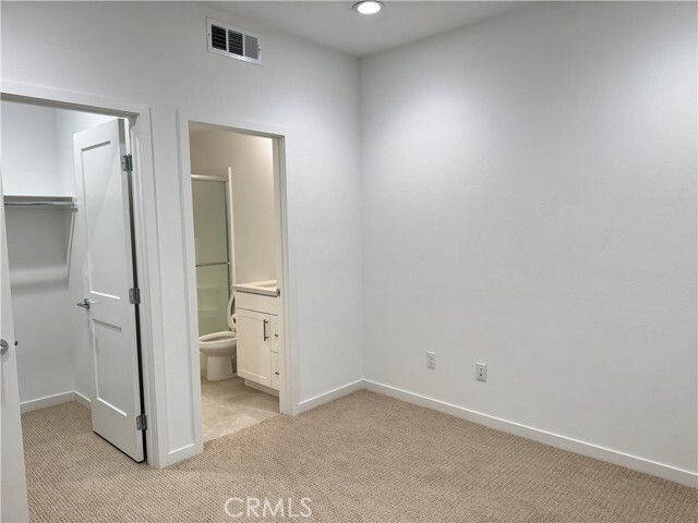 Building Photo - 235 Babson Ct