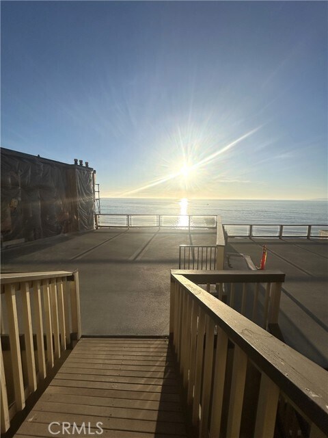 Building Photo - 625 Esplanade