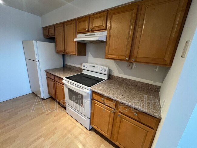 Building Photo - 4390 McPherson Ave