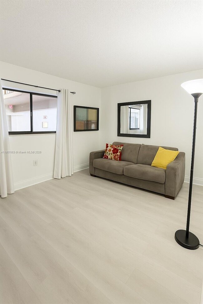 Building Photo - 8730 SW 133rd Avenue Rd