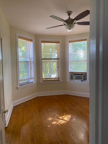 Building Photo - 4532 S Francisco Ave