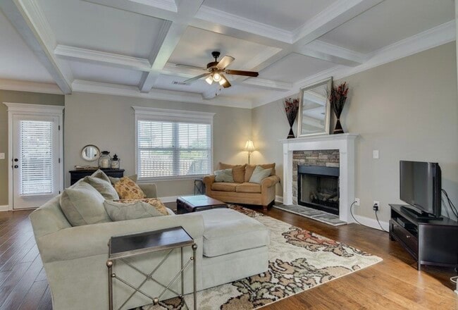 Building Photo - 5464 Everlook Cir