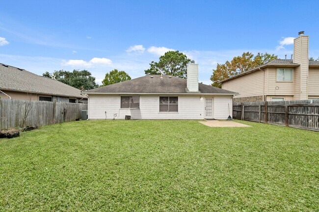 Building Photo - 21507 Bridgewater Pointe