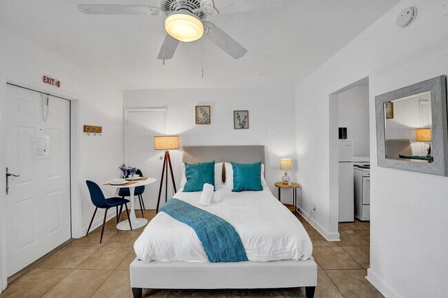 Building Photo - 335 Desoto St