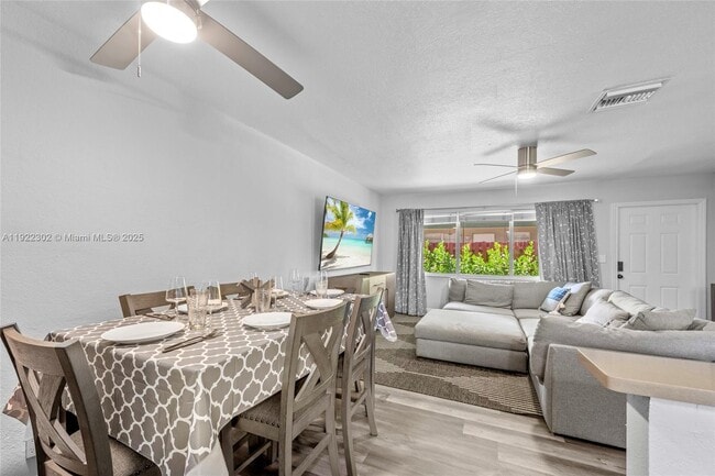 Building Photo - 1208 NE 5th Ave