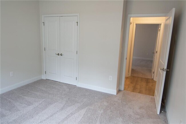 Building Photo - 2472 Knob Crk Rd